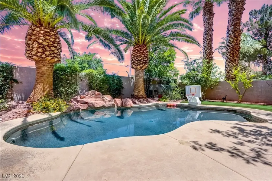2500 Wimbledon Drive, Las Vegas, NV 89107 - #2