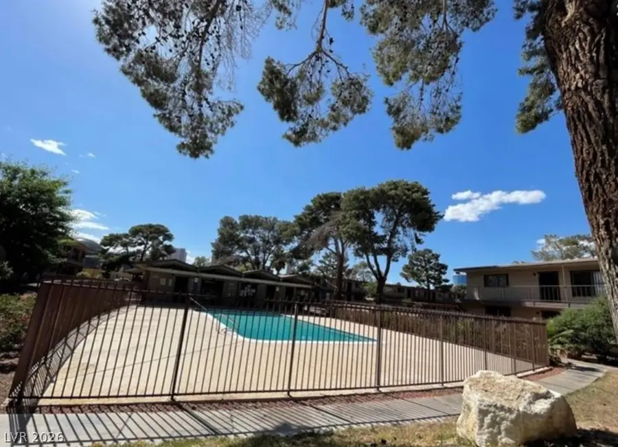 565 S Royal Crest Circle #19, Las Vegas, NV 89169 - Image #3