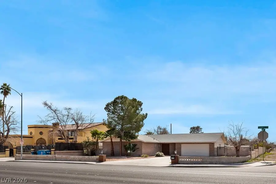 5785 W Oakey Boulevard, Las Vegas, NV 89146 - #2