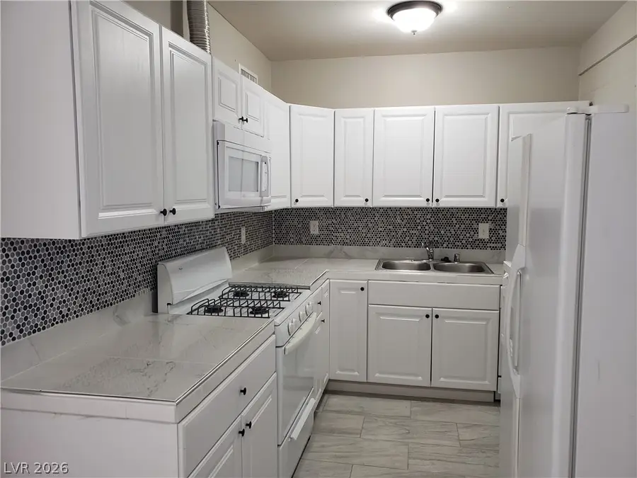 1312 E Saint Louis Avenue, Las Vegas, NV 89104 - Image #3