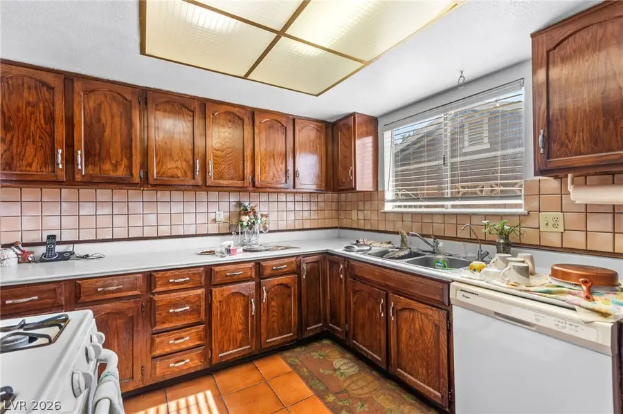 4717 Primavera Street, Las Vegas, NV 89122 - Image #3