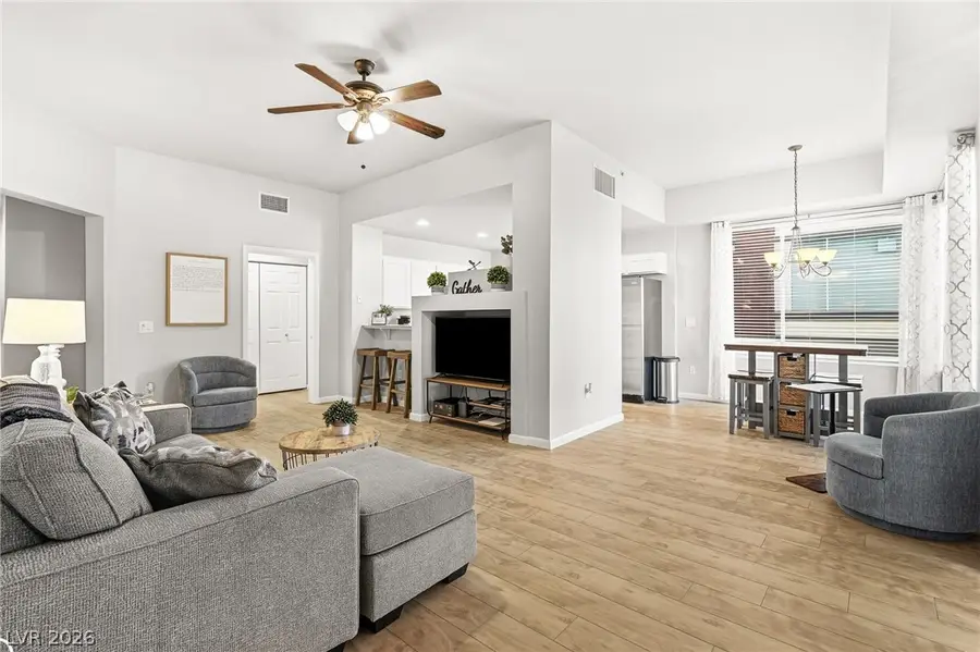 43 E Agate Avenue #209, Las Vegas, NV 89123 - Image #2