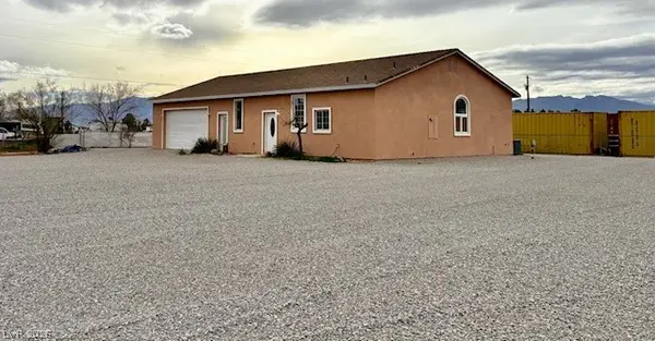 2421 E Falcon Street, Pahrump, NV 89048