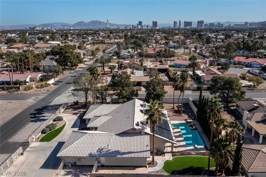 6425 Tara Avenue, Las Vegas, NV 89146 - #2