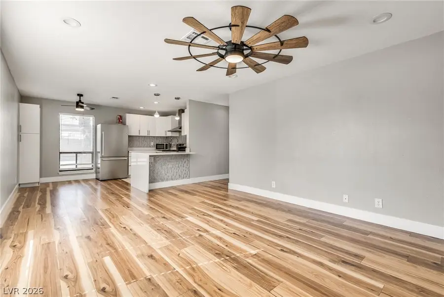 5175 Caliente Street #121, Las Vegas, NV 89119 - #2