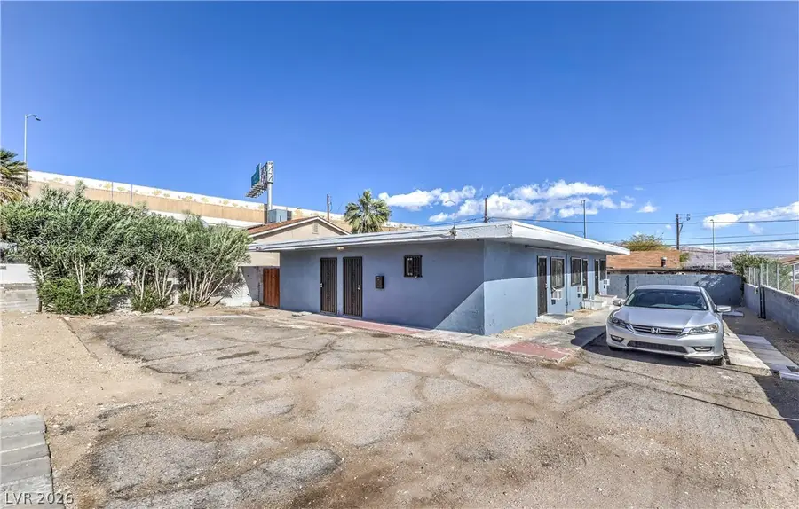 326 N 16th Street, Las Vegas, NV 89101 - #3