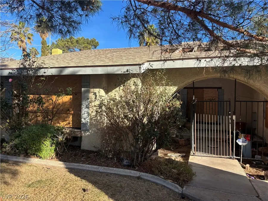 5134 W Desert Inn Road, Las Vegas, NV 89146 - #2