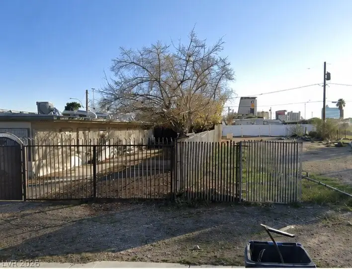211 Jackson Avenue, Las Vegas, NV 89106 - #1