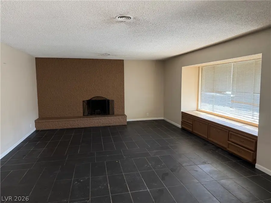 1626 Golden Arrow Drive, Las Vegas, NV 89169 - #3