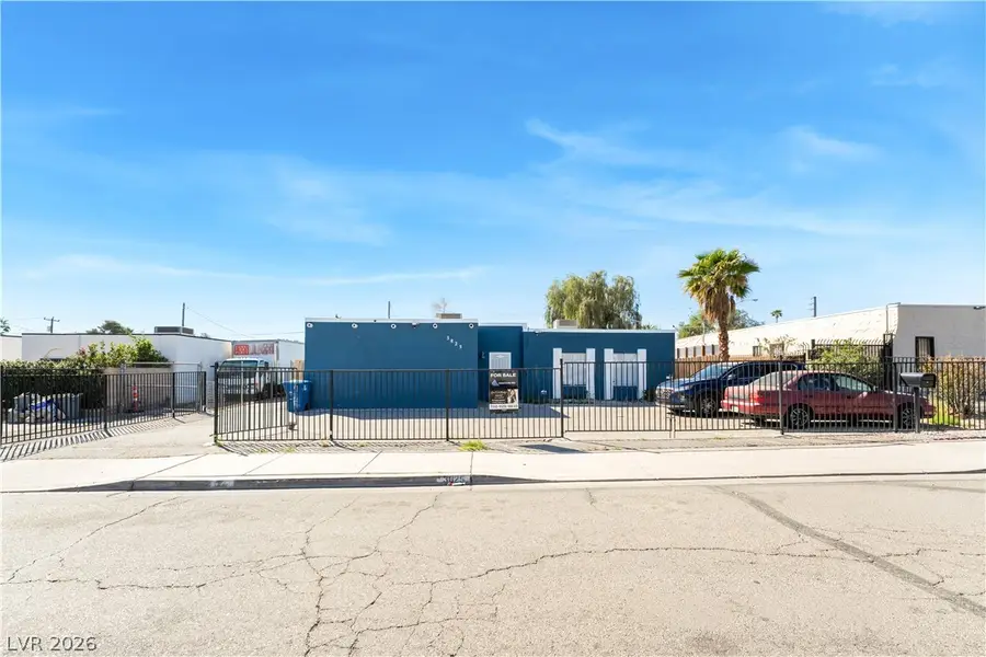 3825 Raymert Drive, Las Vegas, NV 89121 - #2