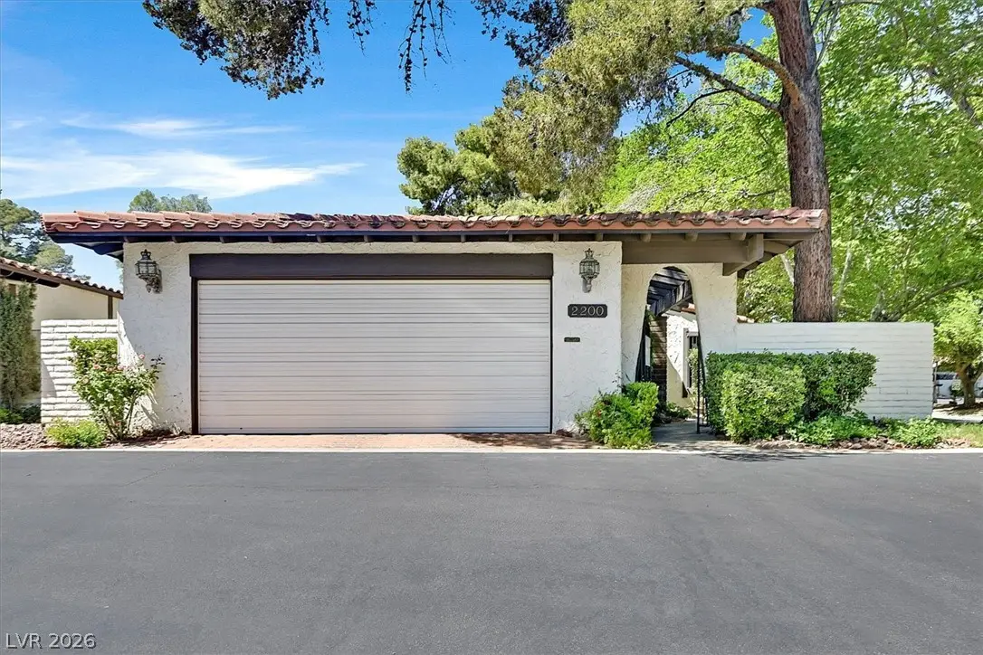 2200 Plaza Del Robles, Las Vegas, NV 89102 - #1