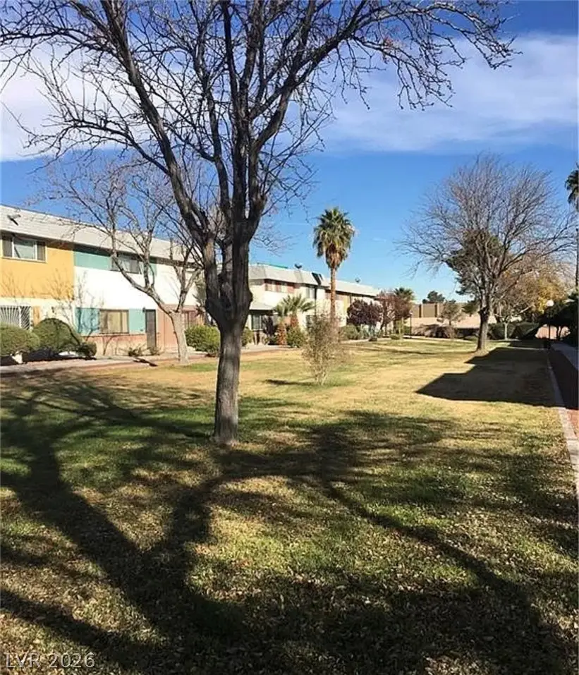 146 Greenbriar Townhouse Way, Las Vegas, NV 89121 - #3