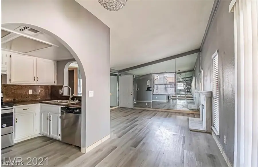 6137 W Oakey Boulevard #D, Las Vegas, NV 89146 - #3