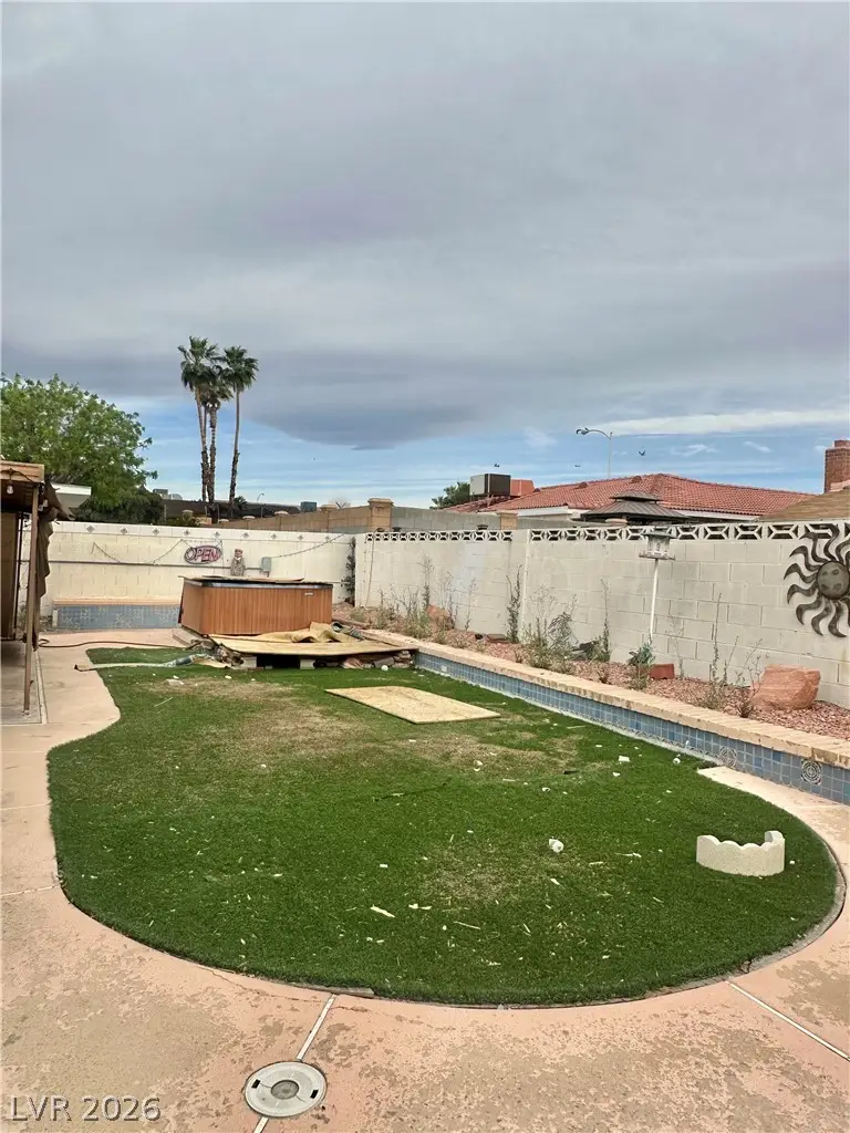 4060 E Harmon Avenue, Las Vegas, NV 89121 - #2