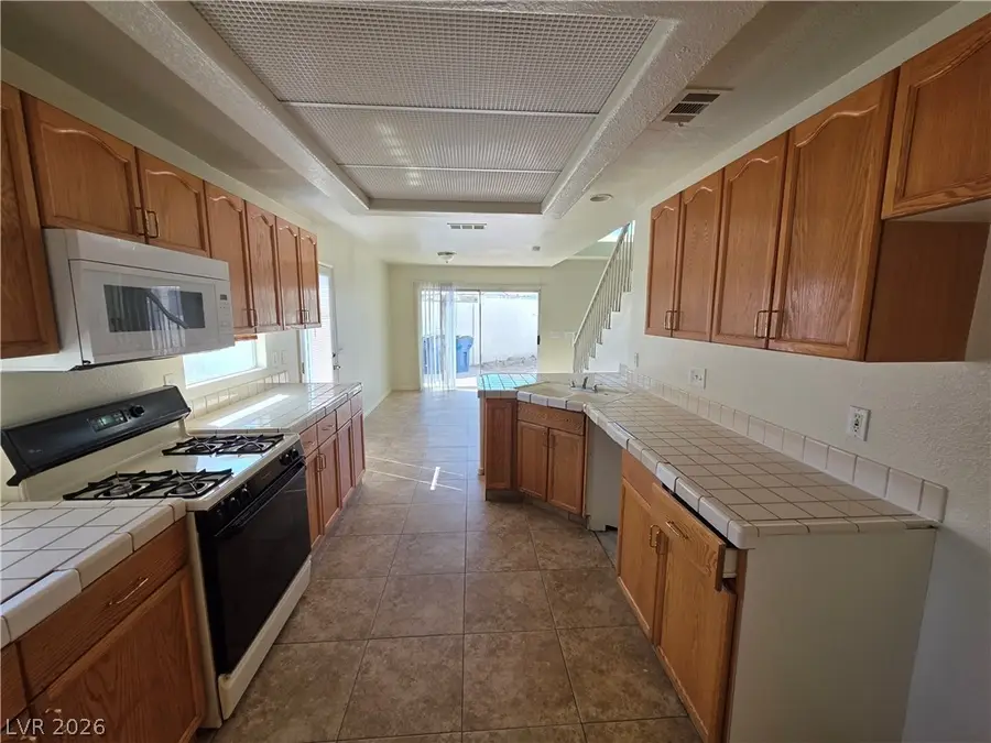 8829 Cornwall Glen Avenue, Las Vegas, NV 89129 - #3