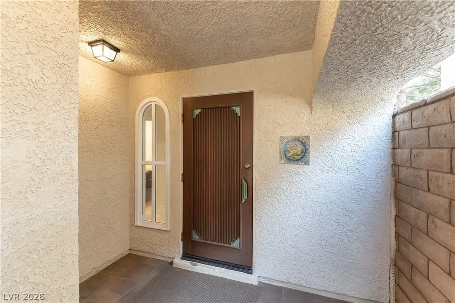 2845 Queens Courtyard Drive, Las Vegas, NV 89109 - #3