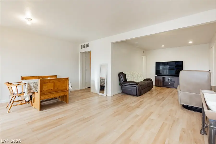 5128 Doe Avenue, Las Vegas, NV 89146 - #2