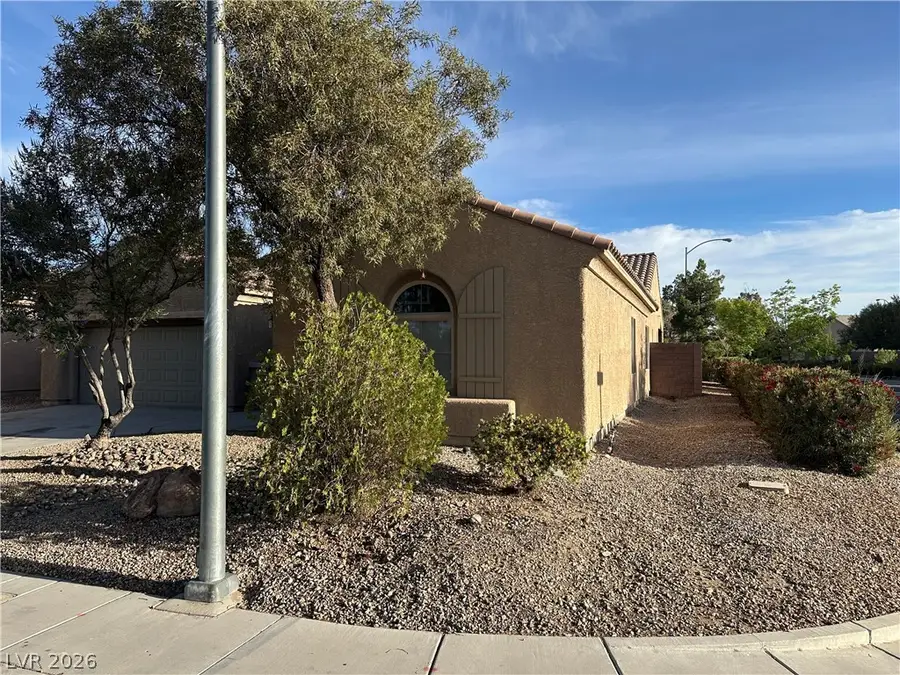 5728 Flying Birdie Avenue, Las Vegas, NV 89122 - #3