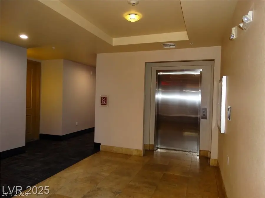 19 E Agate Avenue #201, Las Vegas, NV 89123 - #3
