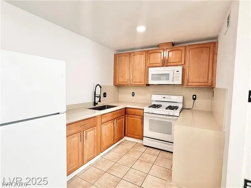 3209 El Morro Avenue, Las Vegas, NV 89101 - #2