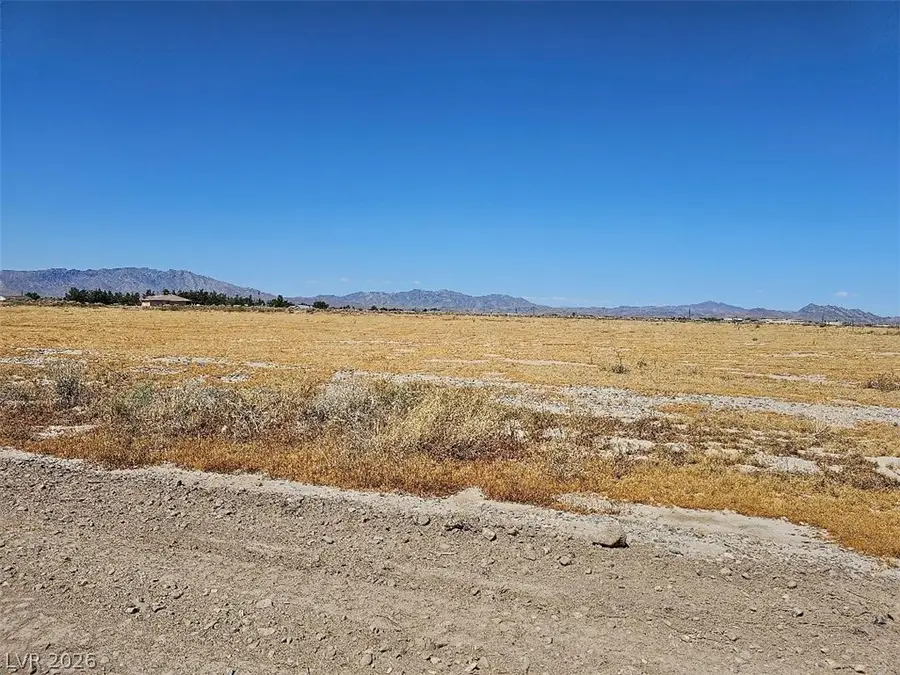 2370 S Oakridge Avenue, Pahrump, NV 89048 - #2