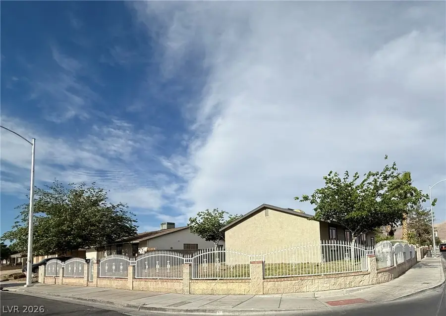 4900 Washington, Las Vegas, NV 89110 - #3