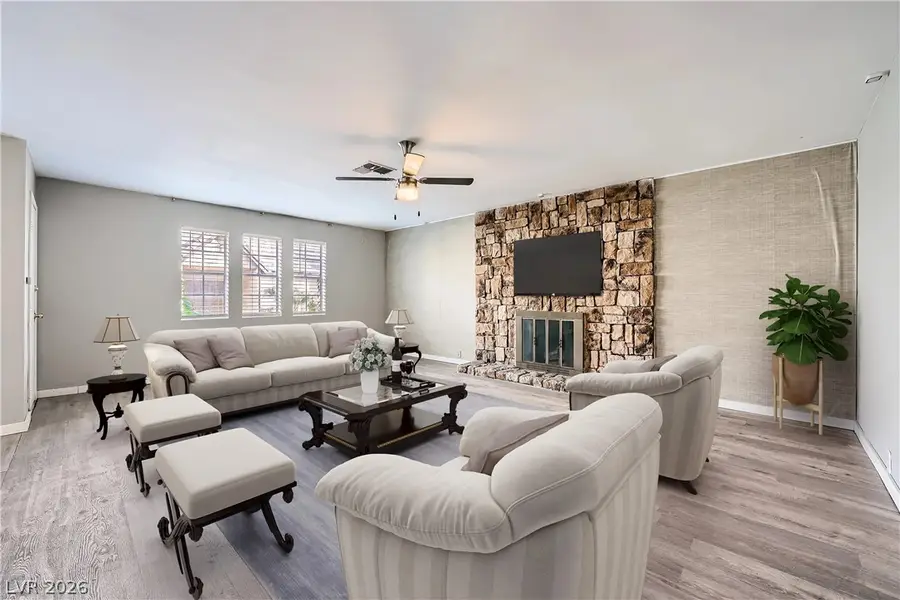 3954 Edgemoor Way, Las Vegas, NV 89121 - #3
