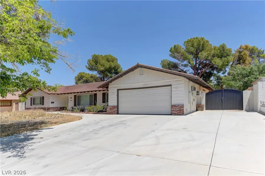 4204 Woodcrest Road, Las Vegas, NV 89121 - #3