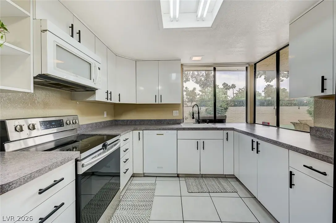 2471 Palmera Drive, Las Vegas, NV 89121 - #1