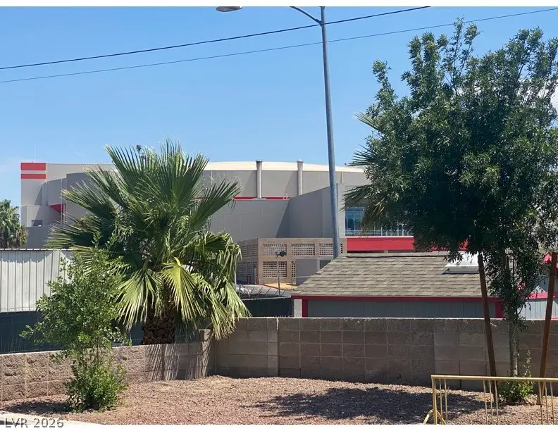 797 E Harmon Avenue #20, Las Vegas, NV 89119 - #1