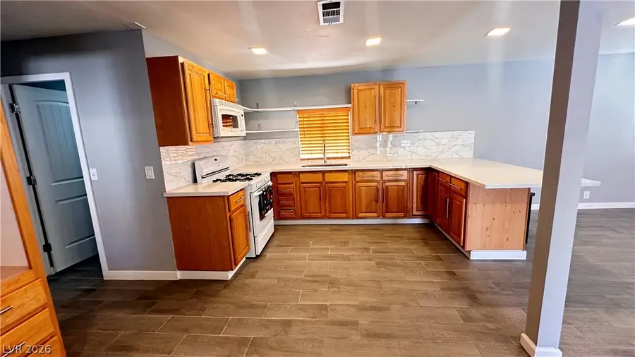 6187 Yellowstone Avenue, Las Vegas, NV 89156 - #3