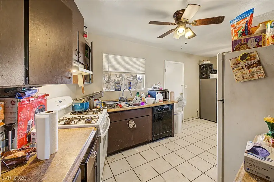 5015 Carmel Avenue, Las Vegas, NV 89122 - #3