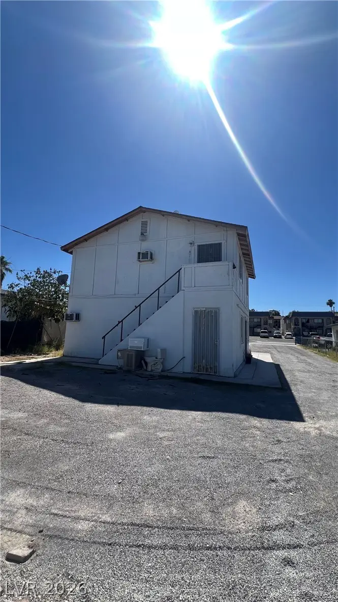416 N 15th Street, Las Vegas, NV 89101 - #3