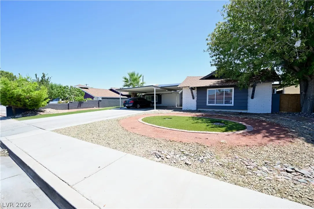 2016 E Oakey Boulevard, Las Vegas, NV 89104 - #1
