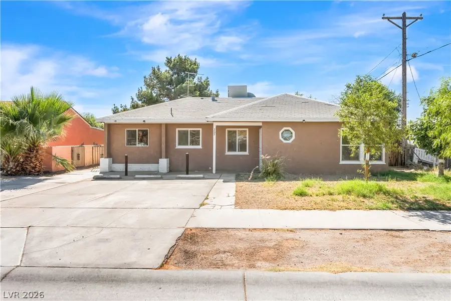 203 Earl Street, Las Vegas, NV 89101 - #2