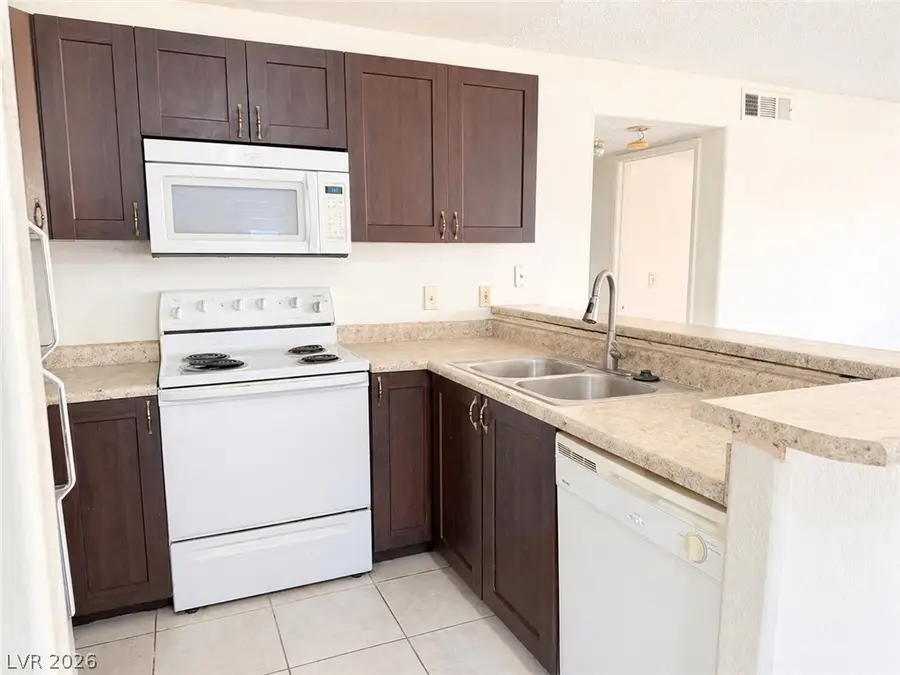 2979 Juniper Hills Boulevard #203, Las Vegas, NV 89142 - #3