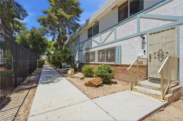 702 Greenbriar Townhouse Way, Las Vegas, NV 89121