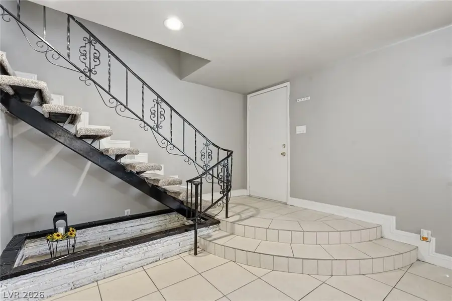 702 Greenbriar Townhouse Way, Las Vegas, NV 89121 - #2