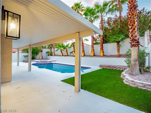 2729 Beachside Court, Las Vegas, NV 89117