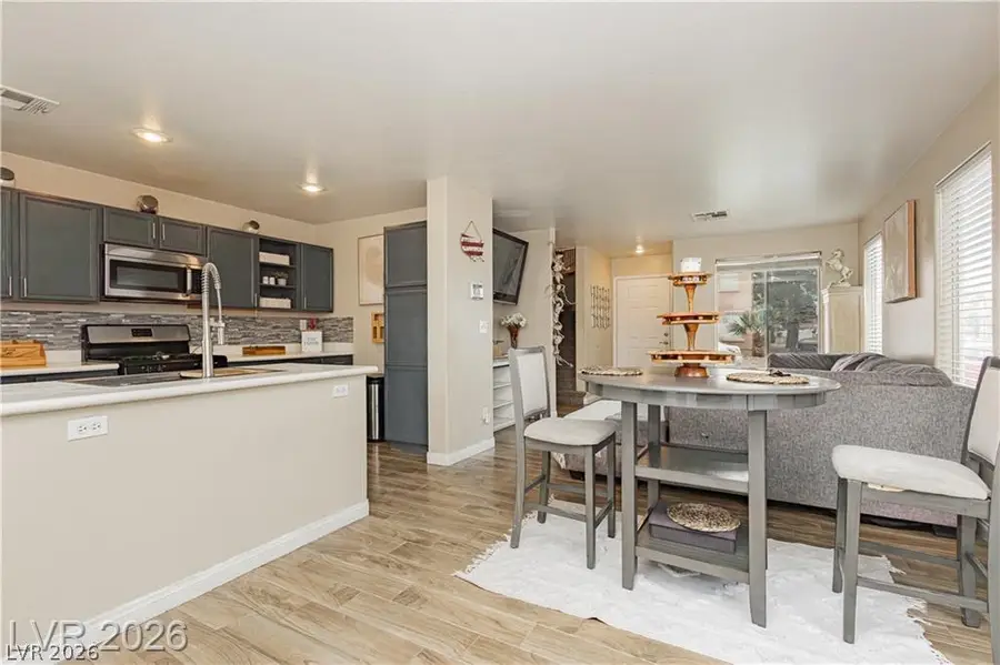 2054 Seattle Shore Street, Las Vegas, NV 89115 - #3