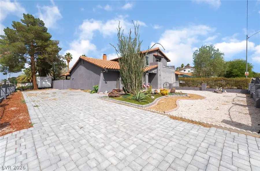 3400 Sioux Way, Las Vegas, NV 89169 - #3