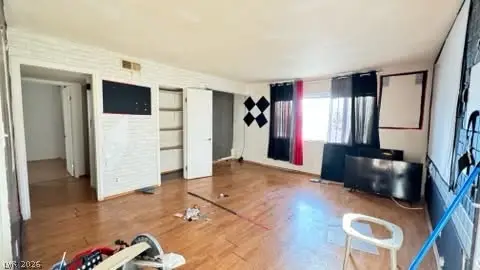 3811 Daisy #35, Las Vegas, NV 89119