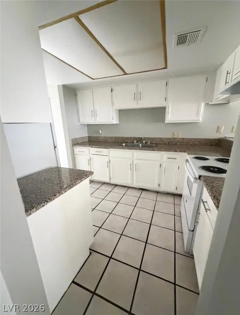 213 N 18th Street #D, Las Vegas, NV 89101 - #2
