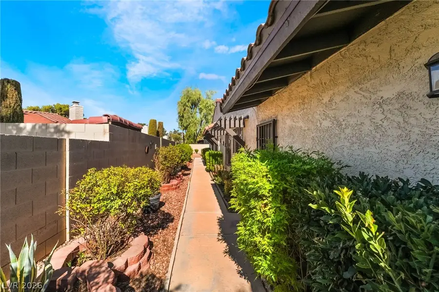 4211 Flamingo Crest Drive, Las Vegas, NV 89121 - #2