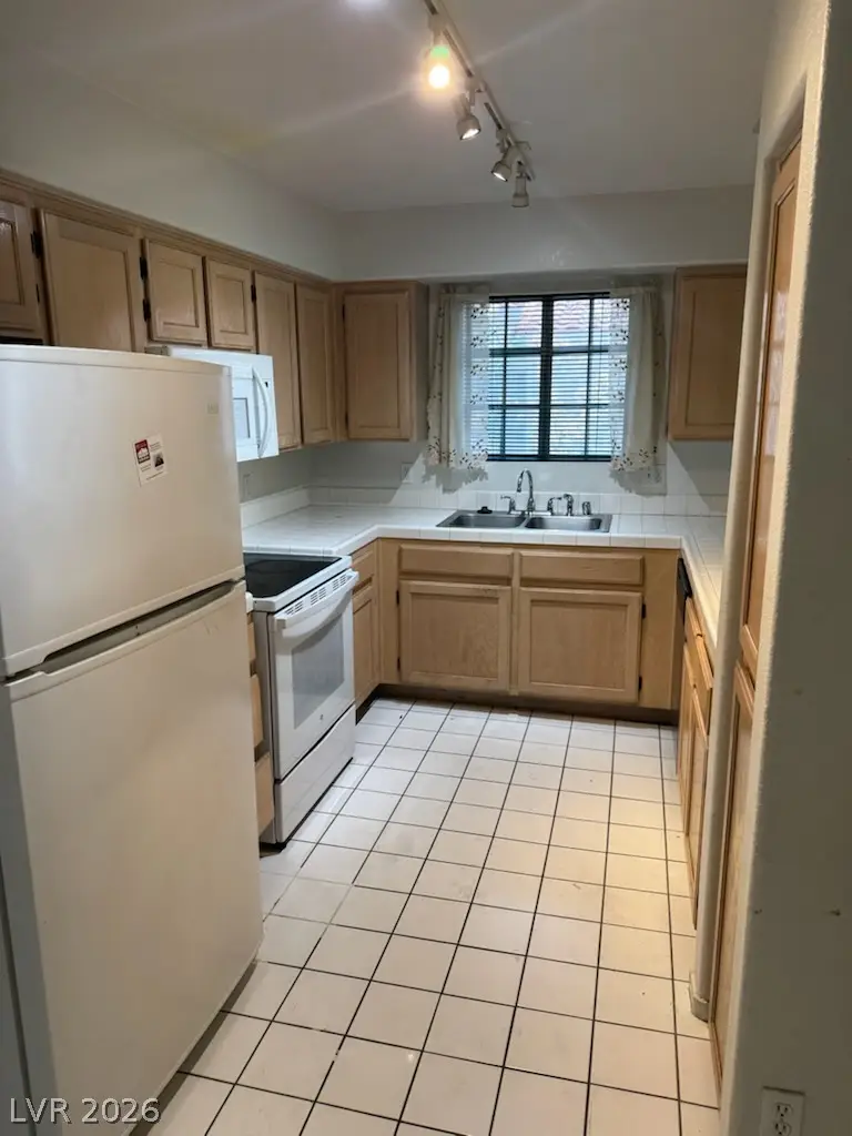 2725 S Nellis Boulevard #2047, Las Vegas, NV 89121 - #3