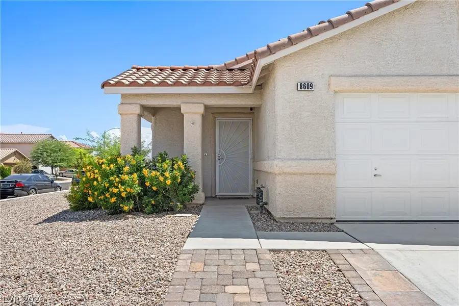 8609 Majestic Pine Avenue, Las Vegas, NV 89143 - #2