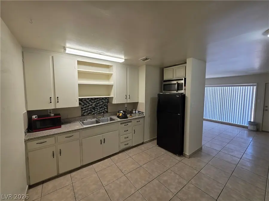 910 Magnolia Avenue, Las Vegas, NV 89108 - #2