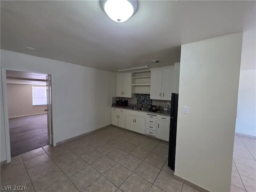 910 Magnolia Avenue, Las Vegas, NV 89108 - #3