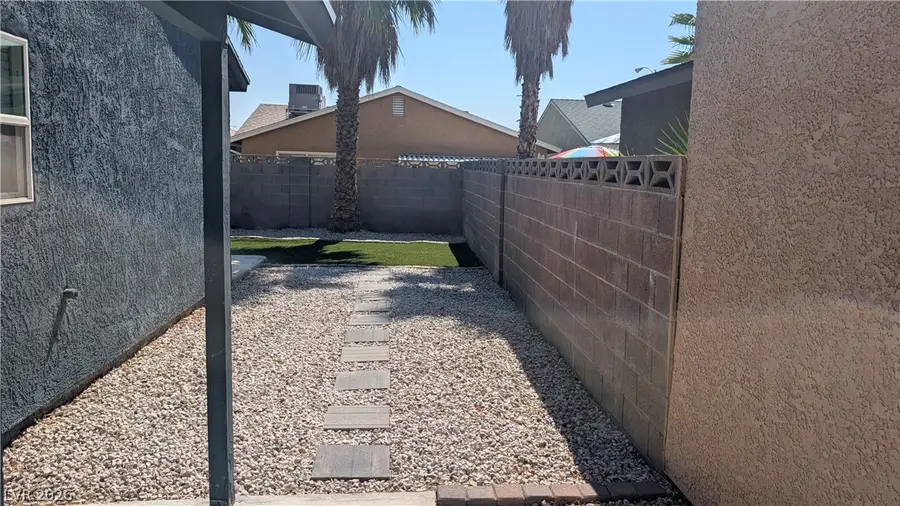 4640 Four Leaf Clover Drive, Las Vegas, NV 89122 - #3