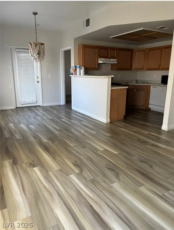 9470 Peace Way #211, Las Vegas, NV 89147
